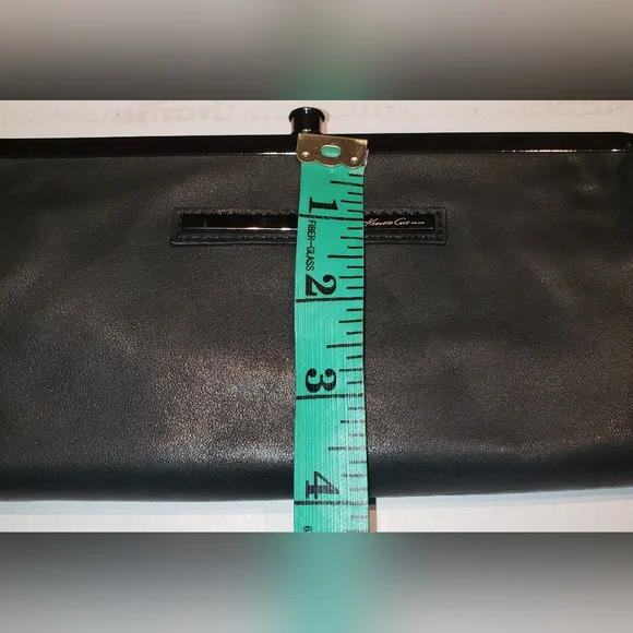 Kenneth Cole Black lambskin Leather Double kiss lock magnet multiple slits purse - Picture 7 of 14